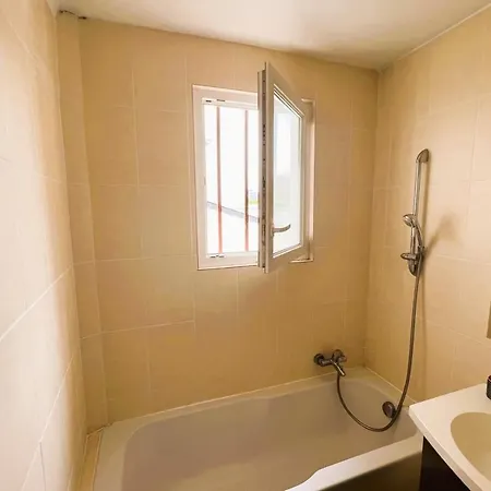 Holiday home Cosy Town House With Its Beautiful Terrace *
